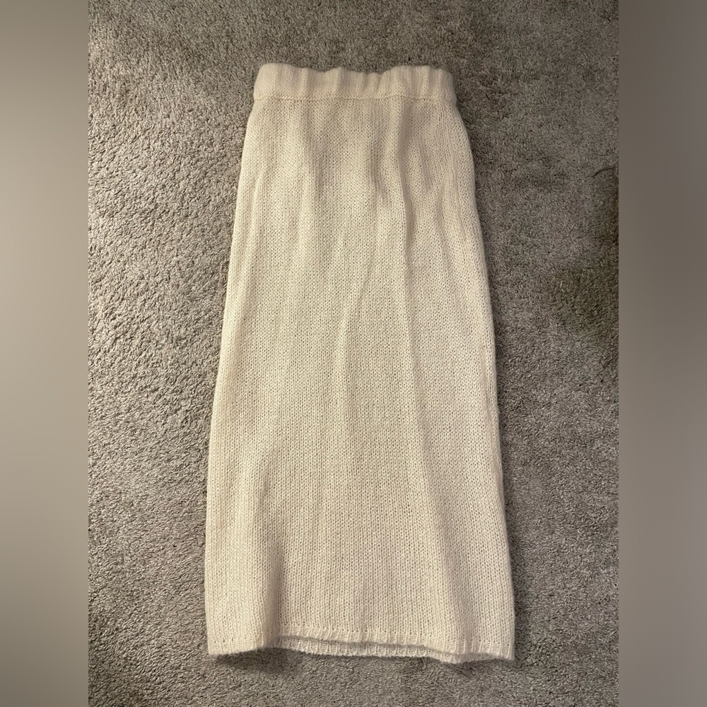 Zara sweater skirt. Very light butter yellow color. Size S